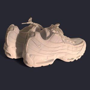 White Nike Air Max 95 Essential Trainers
